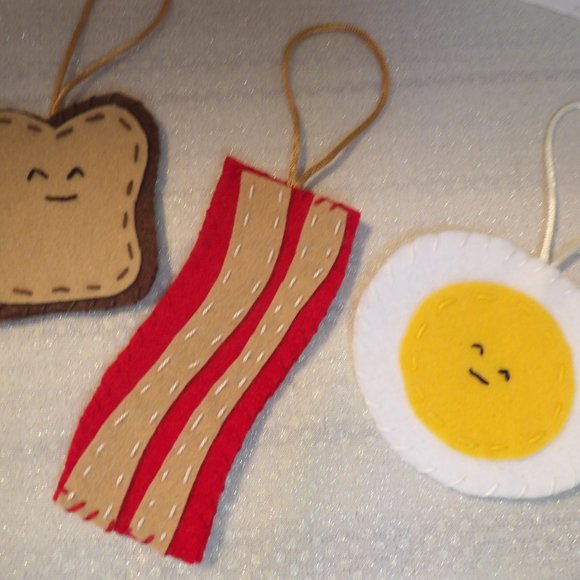 Breakfast Lovers! Eggs, Bacon and Toast Felt Ornaments! - Picture 3 of 3